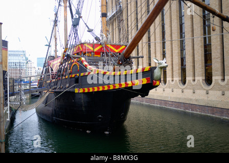 Le Golden Hind réplique à Londres Banque D'Images