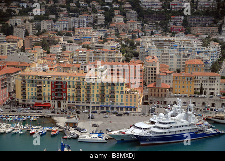 Une vue sur le port de plaisance de Nice depuis le château Nice France Côte D'azur French Riviera Banque D'Images