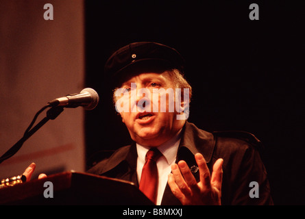 London England UK Arthur Scargill Président du Syndicat des mineurs Naitional parlant à TUC manifestation en soutien de mineurs Banque D'Images