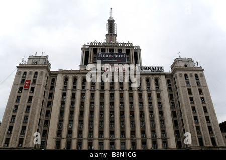 Maison de presse libre vue sur l'horizon lointain de Casa place Presei Libere divers médias siège de Bucarest Roumanie Banque D'Images