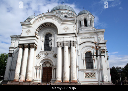 Eglise Saint Michel Archange sur Laisvės Alėja (Avenue de la Liberté) à Kaunas En Lituanie Banque D'Images