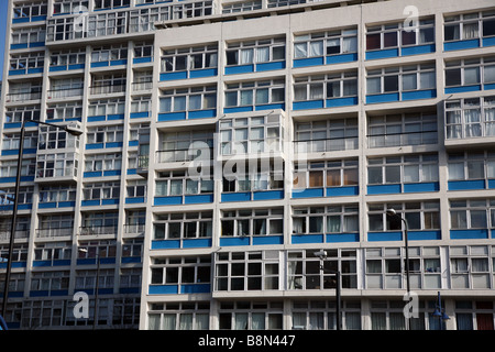 Erno Goldfinger conçu Alexander Fleming House maintenant connue sous le nom de Metro Central Heights à Elephant and Castle, Londres Banque D'Images