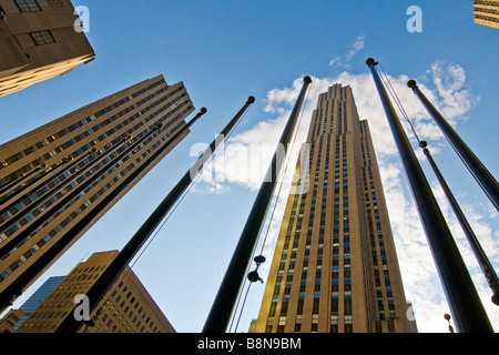 Low angle view de l'immeubles de grande hauteur du Rockefeller Centre, construit en 1929 - 1934 Banque D'Images