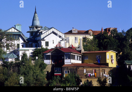 Barburizza palace et l'ascensor El Peral Cerro Alegre Valparaíso au Chili Banque D'Images