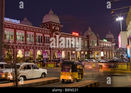 L'Inde Tamil Nadu Chennai Egmore gare à nuit Banque D'Images