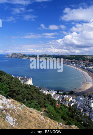 Llandudno du grand orme Little Orme dans la côte nord du comté de distance Conwy Wales UK Banque D'Images