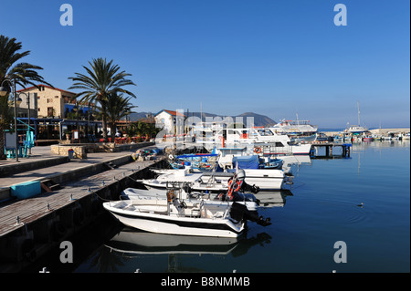 Scène paisible dans le port de Latchi à Chypre Banque D'Images