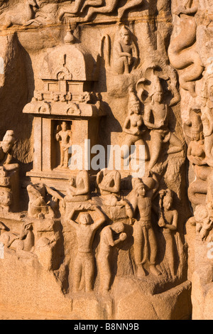 L'Inde Tamil Nadu Mamallapuram Arjunas pénitence Hindu sculpture rock détail Banque D'Images