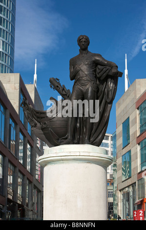 Statue de l'Amiral Nelson dans les arènes Birmingham West Midlands England UK Banque D'Images