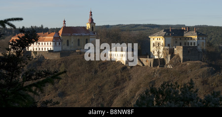 Rabstejn nad Strelou - Abbey et château Banque D'Images