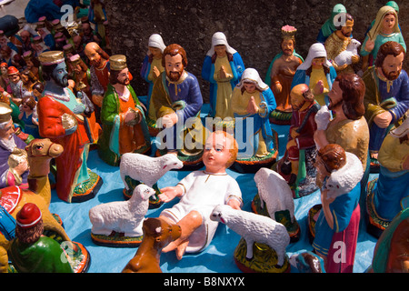 Inde Pondichéry la religion catholique Christmas nativity chiffres pour la vente au marché intérieur Banque D'Images