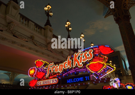 French Kiss des machines à sous dans le Casino de Paris, Las Vegas Banque D'Images