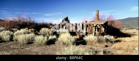 Cabane abandonnée dans le désert de garrigues au nord de Los Angeles, Californie Banque D'Images