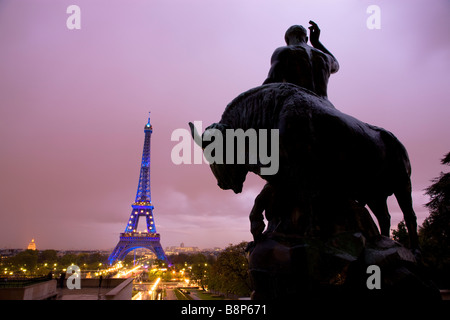 La Tour Eiffel vue du Trocadéro Paris France Banque D'Images