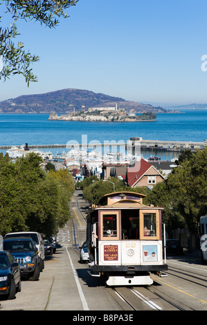 Téléphérique traditionnel sur Hyde Street à vers Alcatraz et Fisherman's Wharf, San Francisco, California, USA Banque D'Images