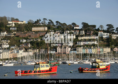 Ville de Dartmouth, en Angleterre. Vue pittoresque de la Dartmouth et Dittisham accosté sur le traversier Rivière Dart. Banque D'Images