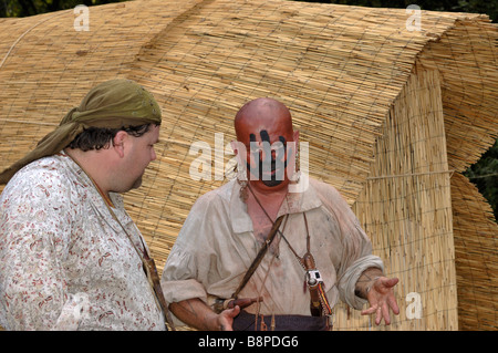 Pionnier et Native American Indian reenactor de Fort Boonesborough Kentucky USA Banque D'Images