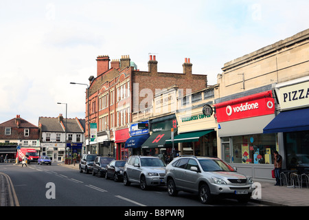 United Kingdom south west London Wimbledon Village tous commerces dans la rue principale Banque D'Images