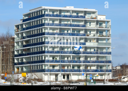 Cet immeuble a 240m2 de modules photovoltaïques. Les cellules photovoltaïques sont intégrées.., Helsinki, Finlande, Europe Banque D'Images