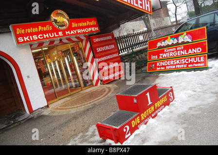 Publicité Les tableaux d'école de ski Mayrhofen Autriche Tyrol Banque D'Images