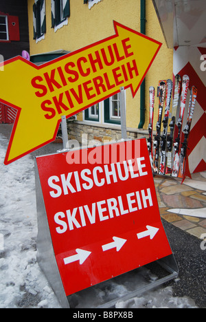 Publicité Les tableaux d'école de ski Mayrhofen Autriche Tyrol Banque D'Images