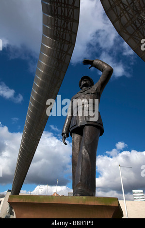 Sir Frank Whittle Sculpture Millénaire Place Coventry West Midlands England UK Banque D'Images