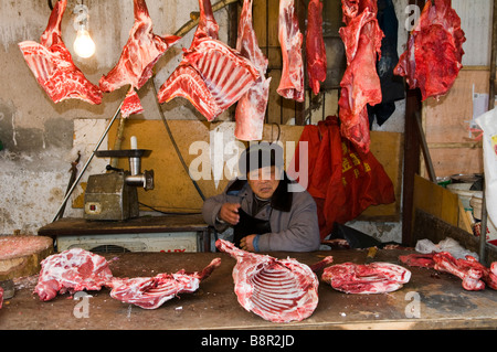 Une boucherie chinoise locale dans l'un des vieux marchés de Nanjing Banque D'Images