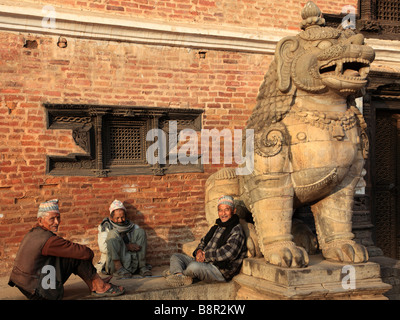 Vallée de Katmandou Népal Bhaktapur Durbar Square personnes Banque D'Images