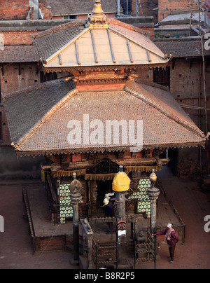 Vallée de Katmandou Népal Bhaktapur petit temple vue aérienne Banque D'Images