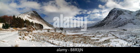 Vue panoramique tourné de paysage d'hiver près de Glen Coe, Highlands, Scotland Banque D'Images