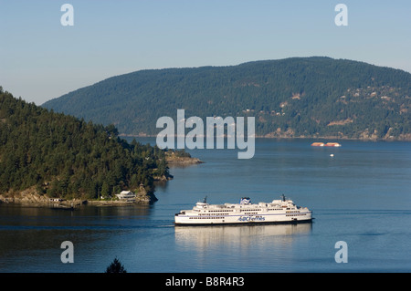 Un BC Ferry quitte la baie Horseshoe. West Vancouver BC, Canada Banque D'Images