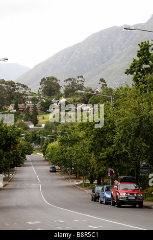 Vue vers le bas de la rue principale de la rue swellengrebel afrique du sud swellendam Banque D'Images