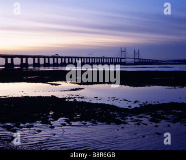 Le Prince de Galles (deuxième pont Severn Crossing) sur la rivière Severn, entre l'Angleterre et Pays de Galles vu de Severn Beach dans le Gloucestershire. Banque D'Images