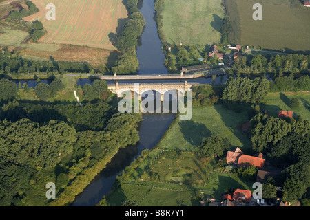 Traversée du canal Dortmund-Ems Lippe river, l'Allemagne, en Rhénanie du Nord-Westphalie, Ruhr, Castrop-Rauxel Banque D'Images