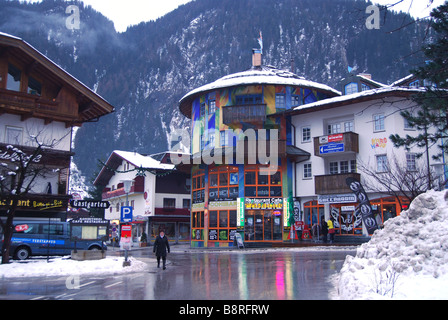 Cafe hotel restaurant Rundum Mayrhofen Zillertal Tyrol Autriche Banque D'Images