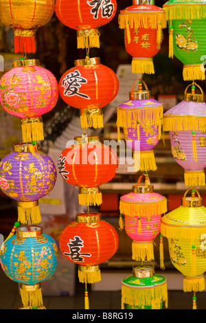 Lanternes chinoises à vendre Banque D'Images