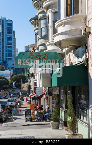 Restaurant sur la rue verte près de l'angle de Grant, North Beach, San Francisco, California, USA Banque D'Images