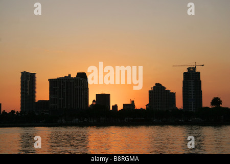 St Petersburg skyline at sunset Florida USA Banque D'Images