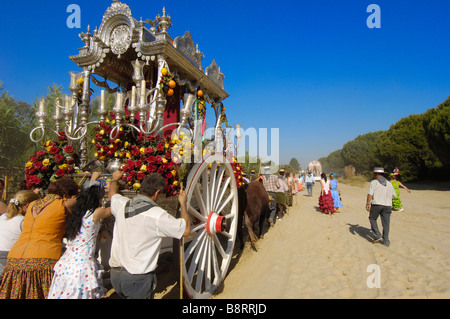 Pèlerins en route d'El Rocio pilgrimage Village d'El Rocio Huelva province Andalousie Espagne Banque D'Images