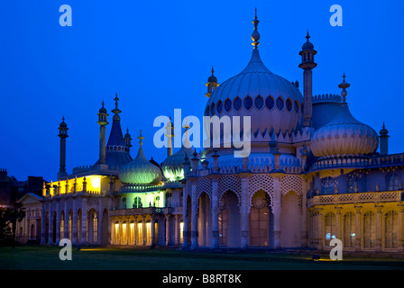 Royal Pavilion, au crépuscule, Brighton, East Sussex, Angleterre Banque D'Images