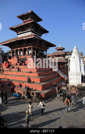 Le Népal Katmandou Durbar Square temple Maju Deval personnes Banque D'Images