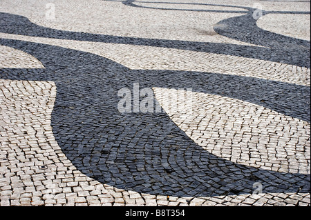 Motif noir sur blanc pavé Banque D'Images