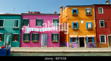 Fondament Cavanell maisons colorées et canal Burano Italie Venise , Banque D'Images