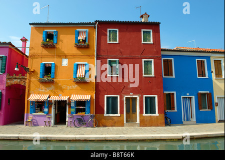 Fondament Cavanell maisons colorées et canal Burano Italie Venise , Banque D'Images