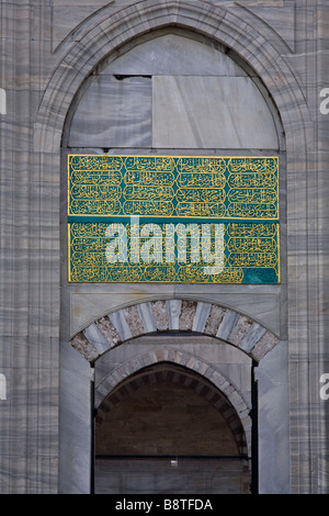 L'entrée de la mosquée Bayezid II à Istanbul. Banque D'Images