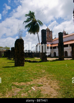 Les ruines dans la ville historique d'Alcântara, Maranhão, Brésil. Banque D'Images