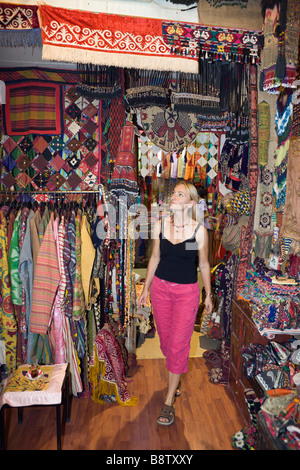 Au Grand Bazar Kapali touristiques Carsi Istanbul Turquie Banque D'Images