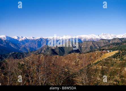 Aperçu de la neige des sommets des montagnes du Mercantour Banque D'Images