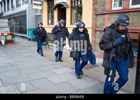 Des policiers spéciaux lourdement armés à Londres.SWAT, Banque D'Images