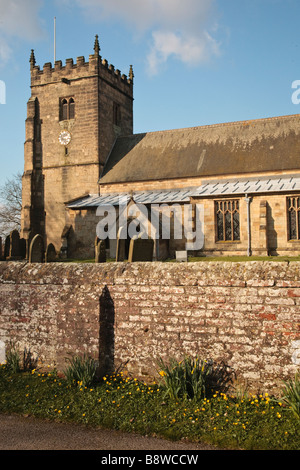 Hutton église du village au début du printemps, Hutton, Hutton Cranswick, East Yorkshire, England, UK Banque D'Images